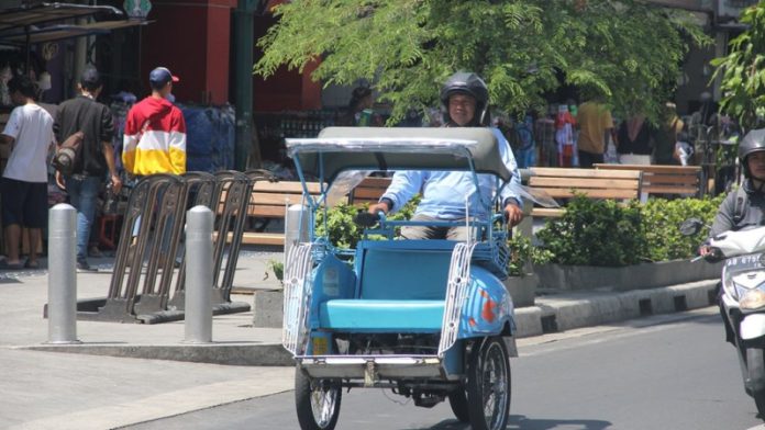 ilustrasi becak motor
