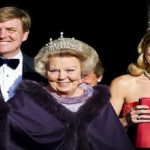 Ratu Belanda Putri Beatrix Turun Takhta.