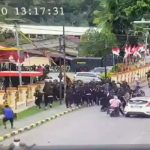 Pasca Penangkapan Gubernur Papua Lukas Enembe, Warga Bentrok dengan Polisi di Jayapura