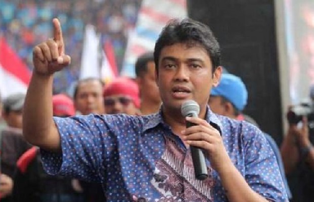 Ribuan Buruh Gelar Aksi