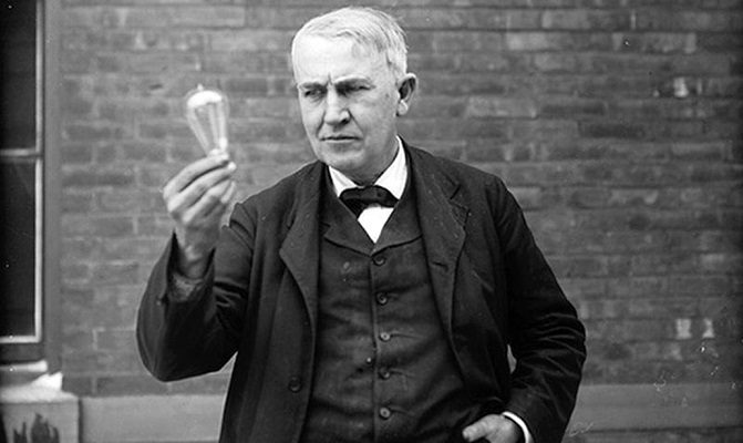 11 Februari Sejarah Dunia: Lahirnya Thomas Alva Edison Hingga Hari Peringatan Revolusi Iran