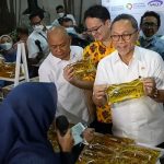 Mendag Zulhas Larang Penjualan Minyakita Online, Imbas Kelangkaan Minyak Goreng Kemasan.
