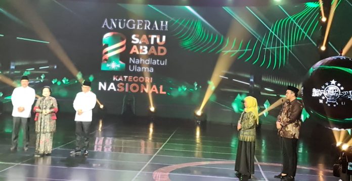 Di Anugerah 1 Abad NU, Khofifah: NU Emban Mandat Pengembangan Peradaban dan Perbaikan Kehidupan Berdasar Islam Rohmatan Lil'alamin