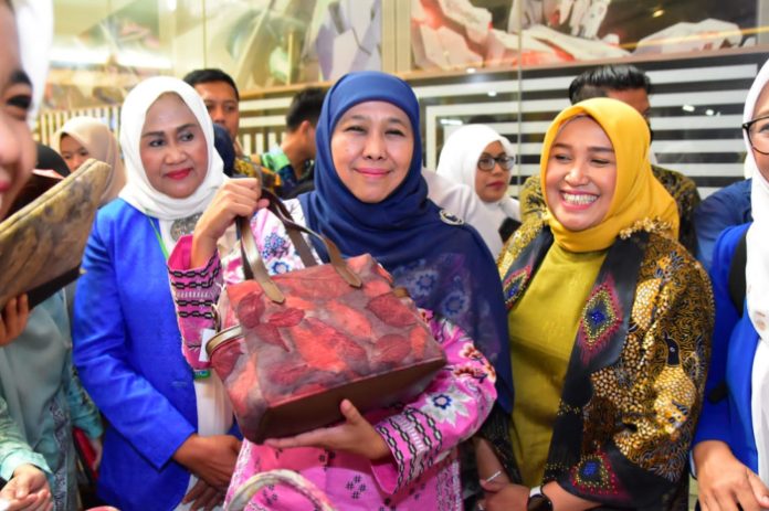 Di HUT ke-48 IWAPI, Gubernur Khofifah Ajak IWAPI Terus Berkontribusi Menguatkan Pemberdayaan Ekonomi  Perempuan Jatim