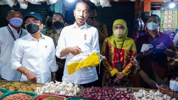 Jokowi Cek Harga Bahan Pangan