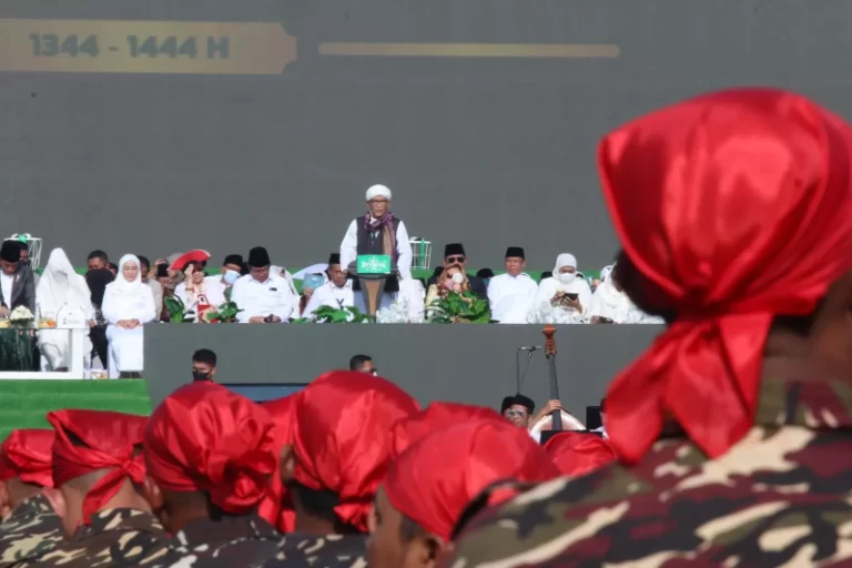 Rais Aam PBNU, Miftachul Akhyar saat menghadiri Puncak Resepsi 1 Abad Nahdlatul Ulama di Stadion Gelora Delta Sidoarjo, Jawa Timur (7/2/2023).