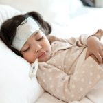 ilustrasi anak demam