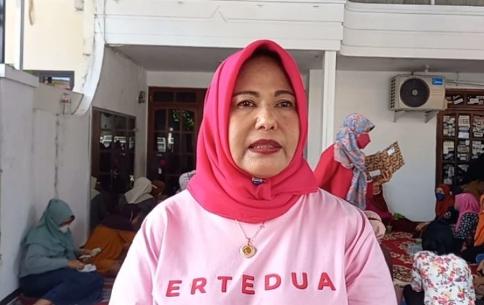 Bangkitkan Ekonomi, Ketua RT 02 RMH Fasilitasi Bazar Festival Jajanan