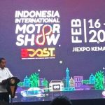Presiden Jokowi saat menghadiri Indonesia International Motor Show (IIMS) Tahun 2023 di JIExpo, Kemayoran, Jakarta Pusat (16/2/2023).