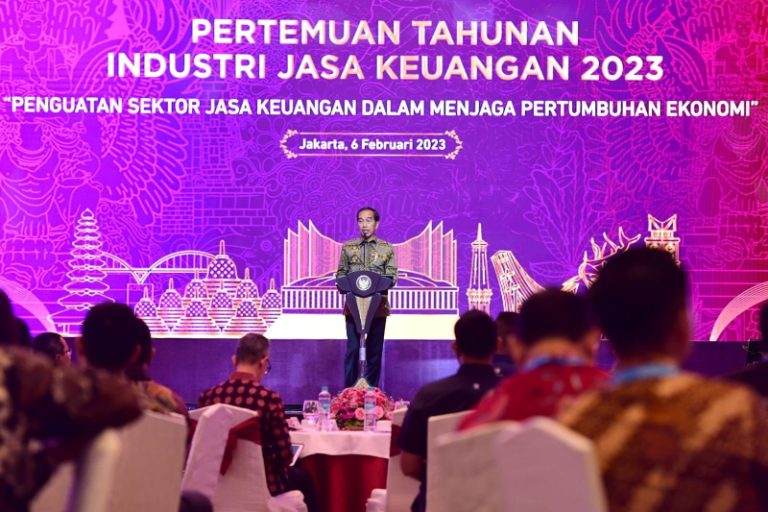 Presiden Jokowi Minta OJK Dukung Program Hilirisasi