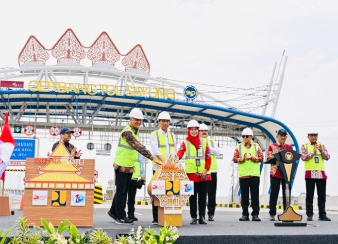 Presiden Jokowi Resmikan Jalan Tol Semarang-Demak Seksi 2 Sayung-Demak