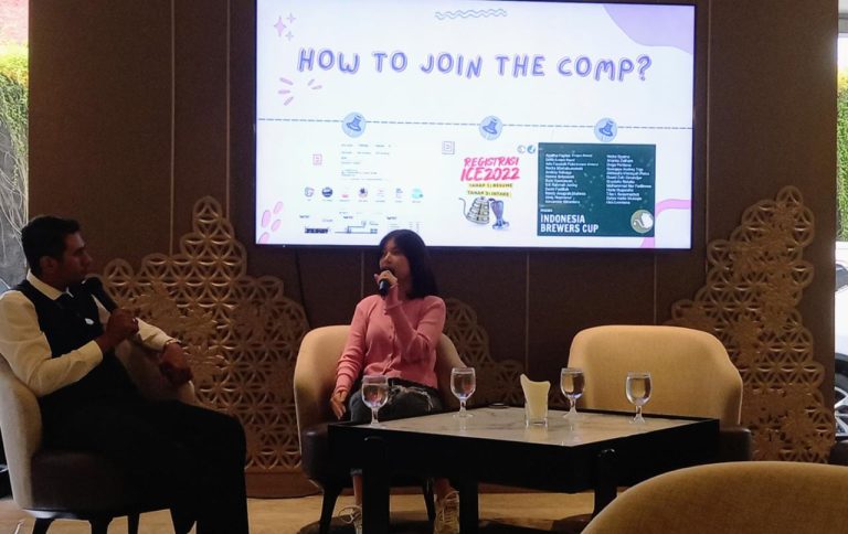 Hotel Santika Premiere Gubeng Gelar Talkshow dan Sharing Para Pecinta Kopi di Surabaya