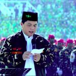 Erick Thohir pakai baju Banser di acara puncak Peringatan 1 Abad Nahdlatul Ulama, di Sidoarjo, Selasa (7/2/2023)