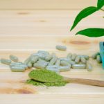 ilustrasi suplemen teh hijau