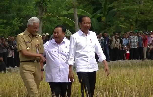 Prabowo-Ganjar Tampil Mesra