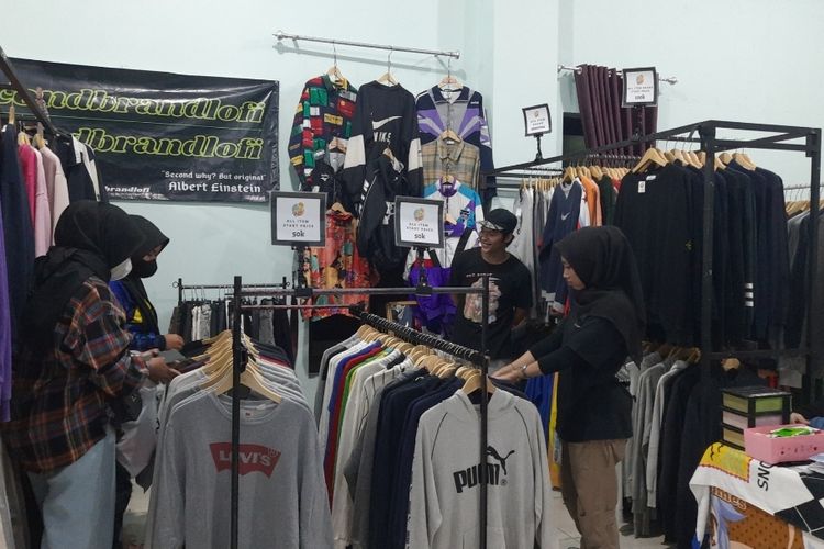Rugikan UMKM, KemenkopUKM Larang Thrifting Barang Bekas Impor