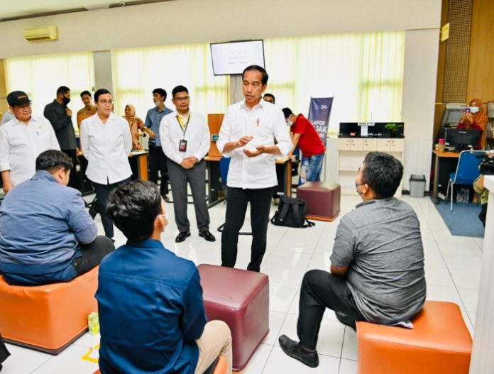 Presiden Tinjaù Kantor Pajak Surakarta