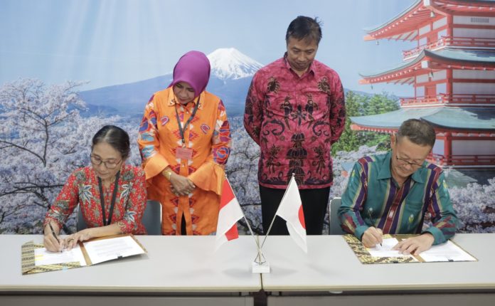 Pemerintah Jepang Serahkan Bantuan Hibah Grassroots Kepada FS Unitomo