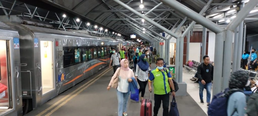 18.790 pelanggan menggunakan KA di Daop 8 Surabaya pada libur Hari Raya Nyepi 2023