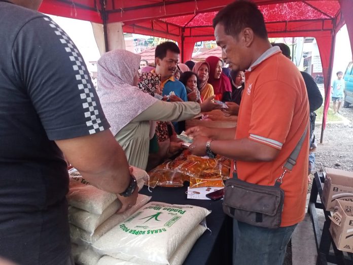 Diskopukmperindag Kota Mojokerto Gelar Operasi Pasar Saat Ramadhan.