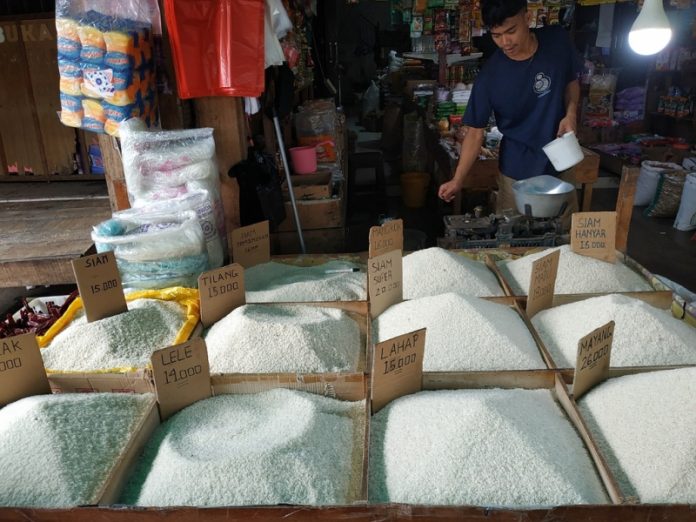 ilustrasi pedagang beras