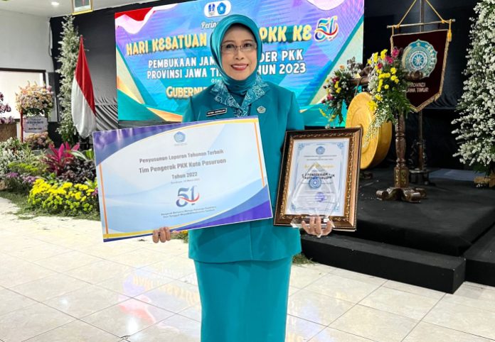 Raih Peringkat Ke-2 Penyusunan Laporan Tahunan, TP PKK Terima Penghargaan Dari Gubernur Jawa Timur