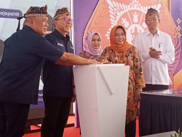 Kementrian Perdagangan RI saat meresmikan Pasar Tematik Ketidur Kota Mojokerto. Foto : Fio Atmaja.