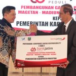 Bank Jatim Peduli Berikan Bantuan CSR Pembangunan Gapura Perbatasan Kabupaten Magetan