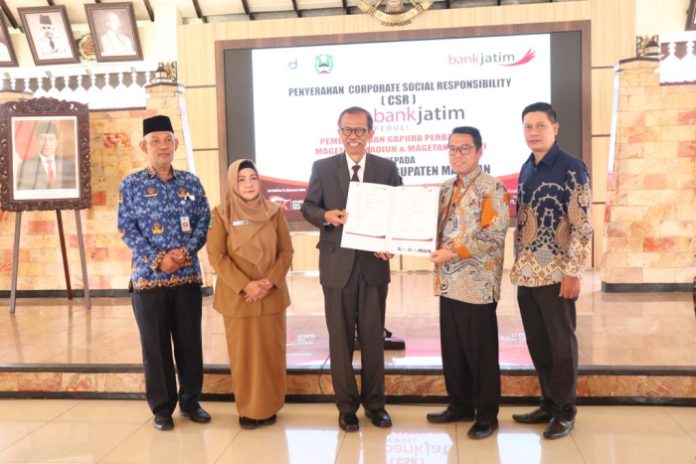 Bank Jatim Peduli Berikan Bantuan CSR Pembangunan Gapura Perbatasan Kabupaten Magetan