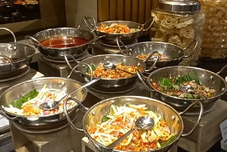 Baca Juga : Deretan Wisata Kuliner Blok M, Rekomendasi Tempat Nongkrong Favorit Anak Muda