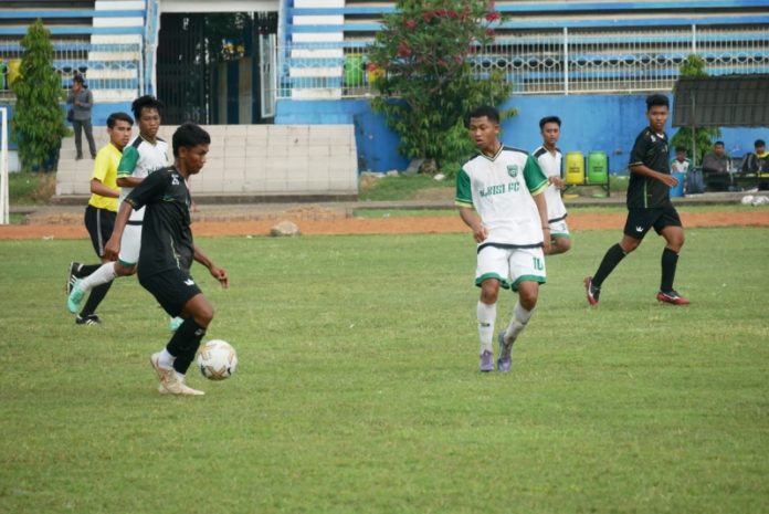 Tim sepakbola Porprov Kabupaten Mojokerto saat lawan sepak bola kediri minggu lalu
