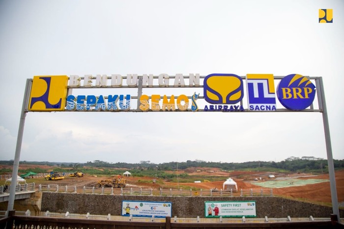 Bendungan Sepaku Semoi