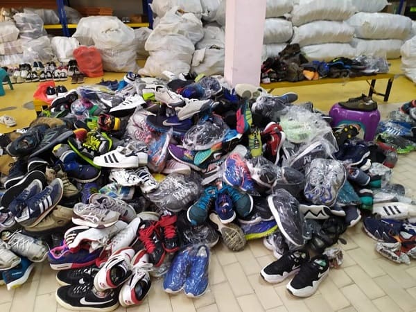 Sepatu Adidas-Nike Impor Bekas