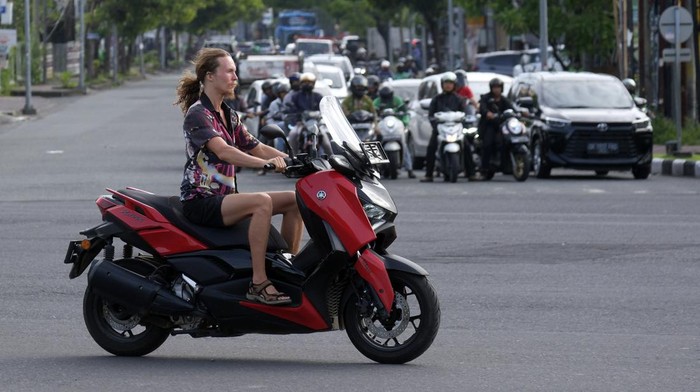Gubernur Bali: Turis Asing Dilarang Sewa Motor