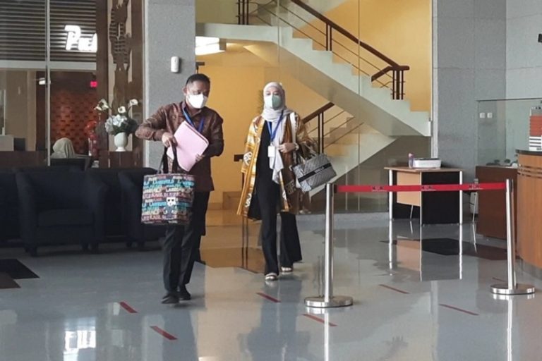 Kepala Badan Pertanahan Nasional (BPN) Jakarta Timur Sudarman Harjasaputra penuhi panggilan KPK untuk mengklarifikasi laporan harta kekayaannya di Gedung Merah Putih KPK (21/3/2023).