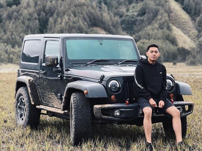Mario Dandy Satriyo (20) yang bisa membawa masuk mobil Jeep Rubicon ke area sabana Gunung Bromo