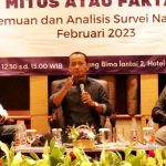 Menteri Investasi dan Kepala BPKM, Bahlil Lahadalia (tengah)