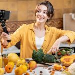 Tips Menjadi Food Vlogger Sukses