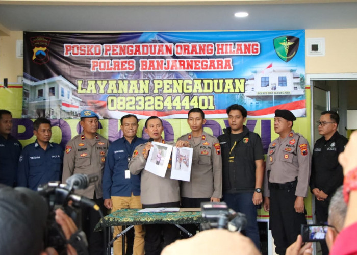 Konferensi pers perkembangan kasus pembunuhan dukun pengganda uang di Mapolres Banjarnegara, Jawa Tengah (5/4/2023).