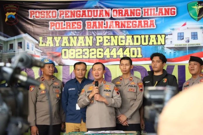 Konferensi pers perkembangan kasus pembunuhan dukun pengganda uang di Mapolres Banjarnegara, Jawa Tengah (5/4/2023).