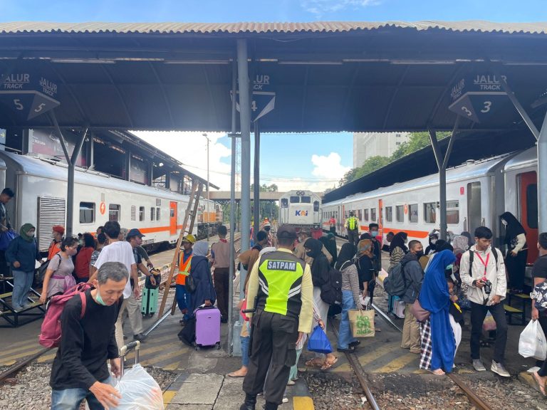 Update Okupansi Angkutan Lebaran Hari ke-14 di Daop 8 Surabaya