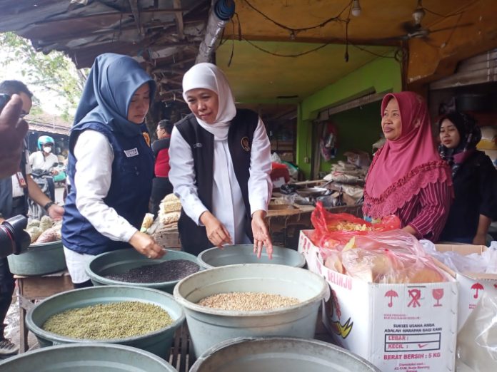 Gubernur Jawa Timur Sidak Pasar dan Pantau Harga Sembako di Mojokerto