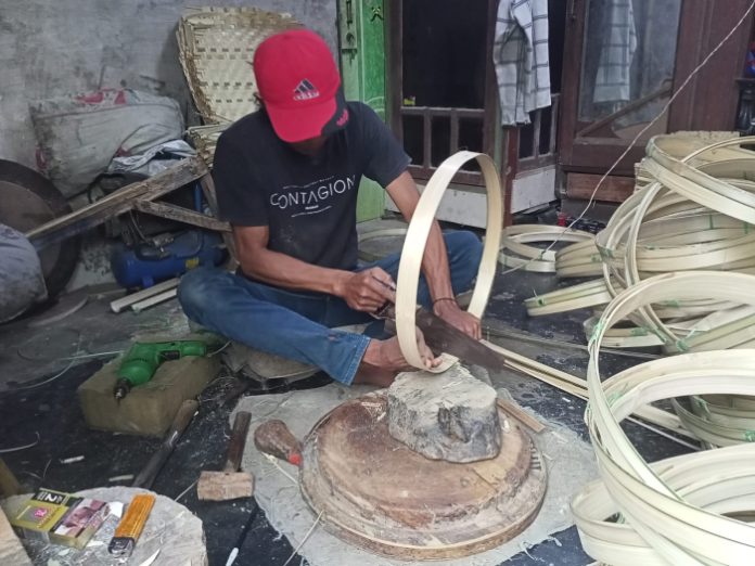 Pengrajin Tampah di Mojokerto Yang Masih Tetap Eksis Selama 20 Tahun