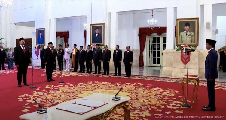 Presiden Jokowi Lantik Dito Ariotedjo