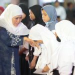 Berbagi Ceria Bersama 1.700 Anak Yatim di Tulungagung, Gubernur Khofifah Ajak Masyarakat Tingkatkan Kesalehan Sosial di Bulan Ramadhan