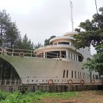 Masjid dengan arsitektur kapal pesiar di Mojokerto. Foto : Fio Atmaja