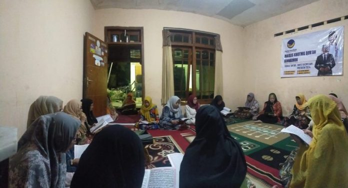 Ibu-ibu pengajian di Bulak, Surabaya antusias mengikuti malam 27 ramadan serta doa untuk Anies Presiden RI 2024