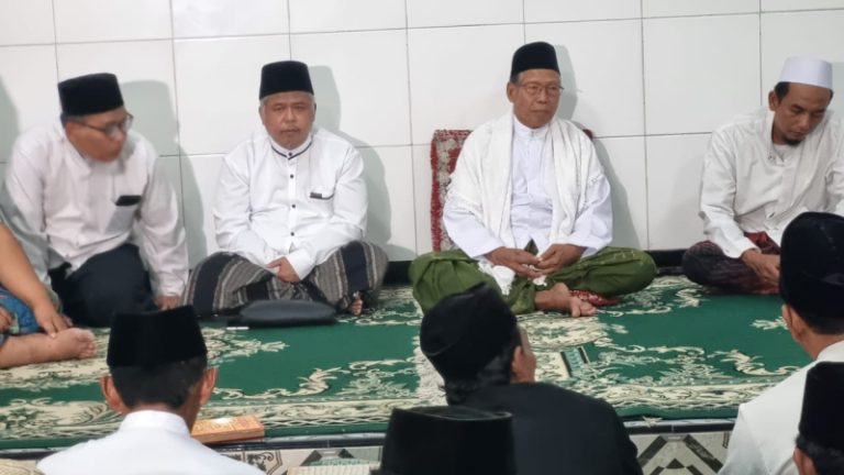 Ketua Umum Pengurus Pusat Jam’iyah Thoriqoh Sathoriyah An Nahdliyah Indonesia, KH Muhammad Sofyan Al Mursyid