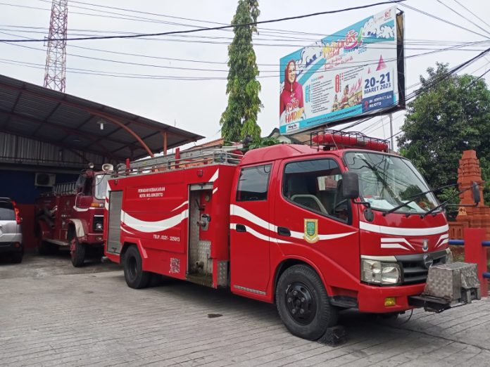 Damkar Kota Mojokerto bagi tiga regu untuk antisipasi kebakaran saat libur lebaran. Foto : Fio Atmaja