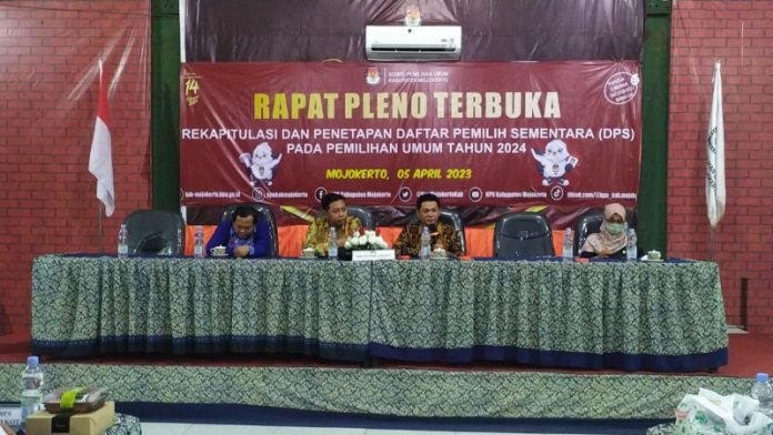 Rapat pleno terbuka yang diselenggarakan KPU Kabupaten minggu lalu. Foto : dok. KPU kabupaten Mojokerto.